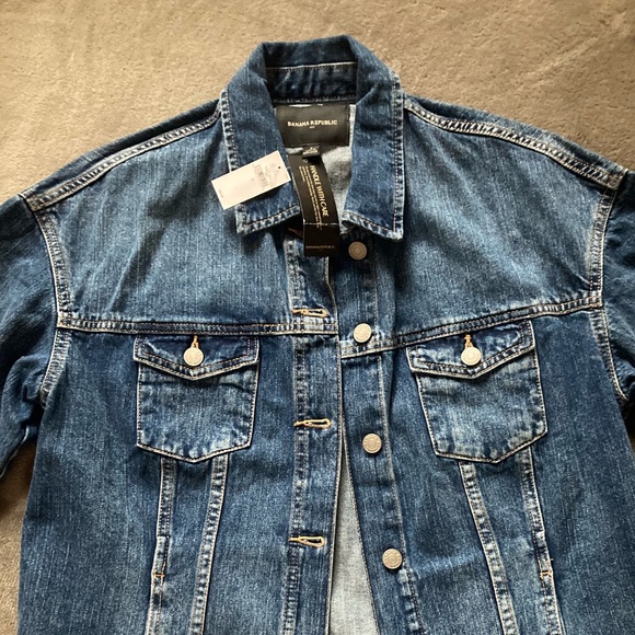 Banana Republic NWT oversized jean jacket, women’s size small - Picture 2 of 4
